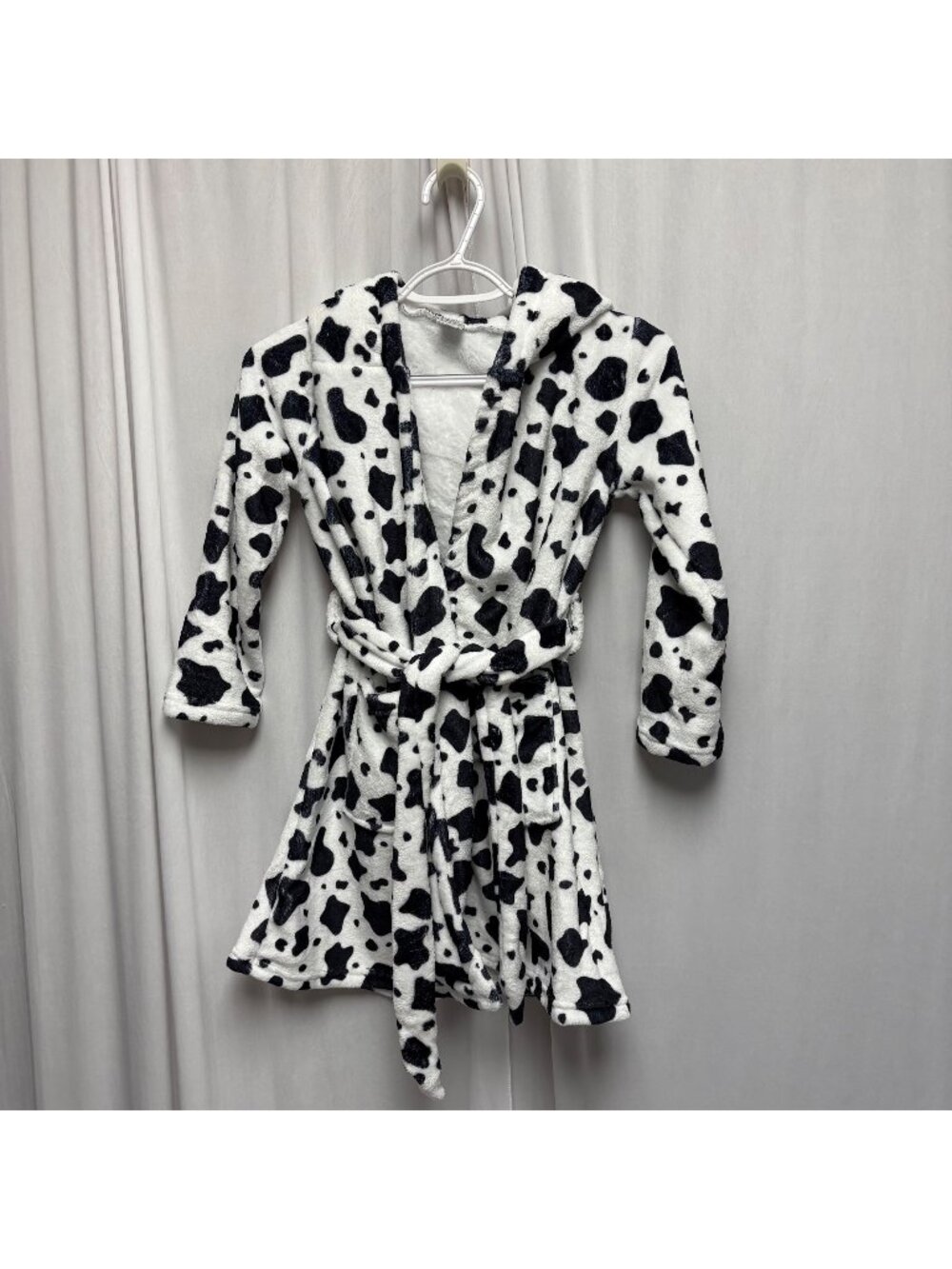 Cow Print Hooded Bathrobe Child Size Medium Pockets Belt Soft Cozy Gift NEW